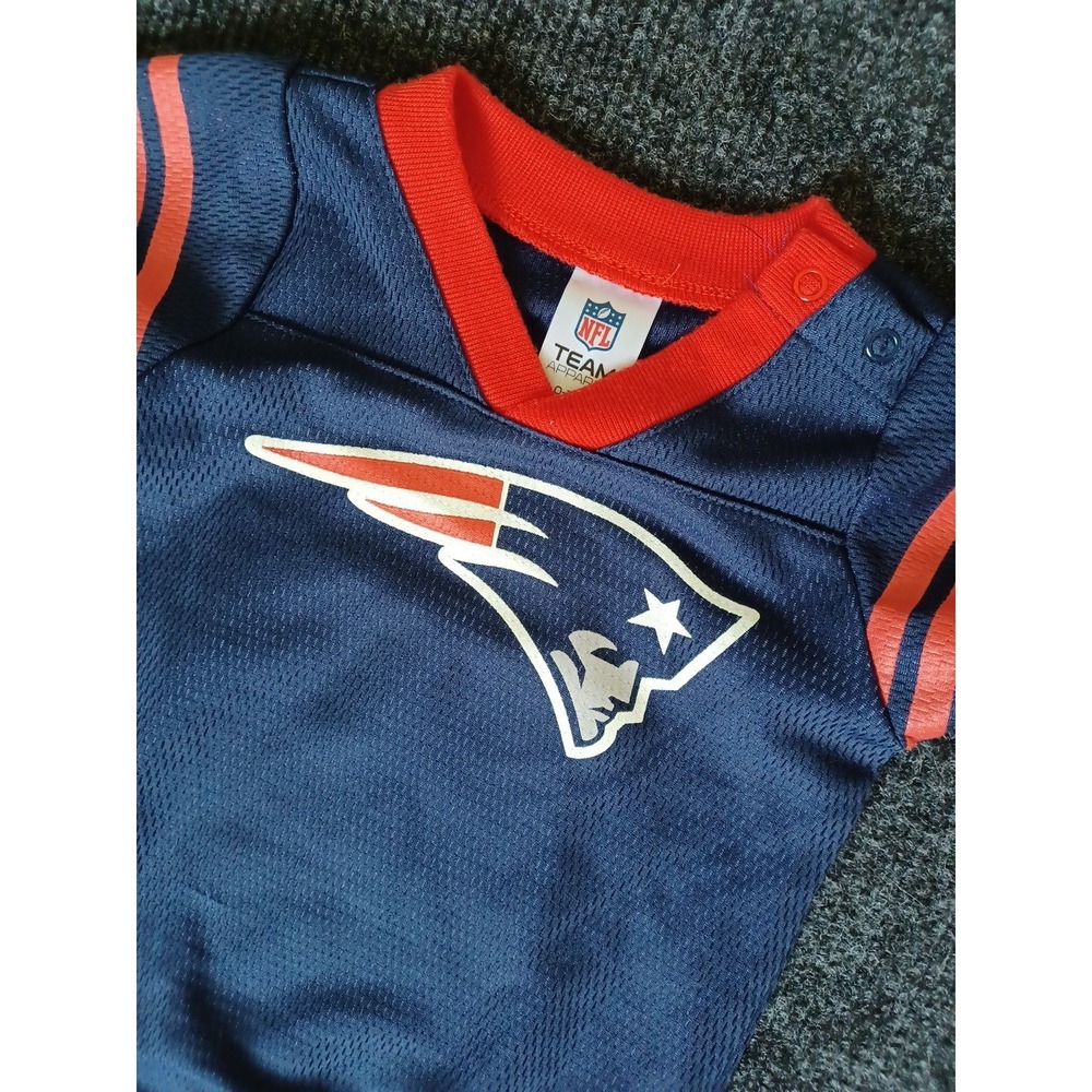 NFL Team Apparel 0-3 Months New England Patriots Outfit